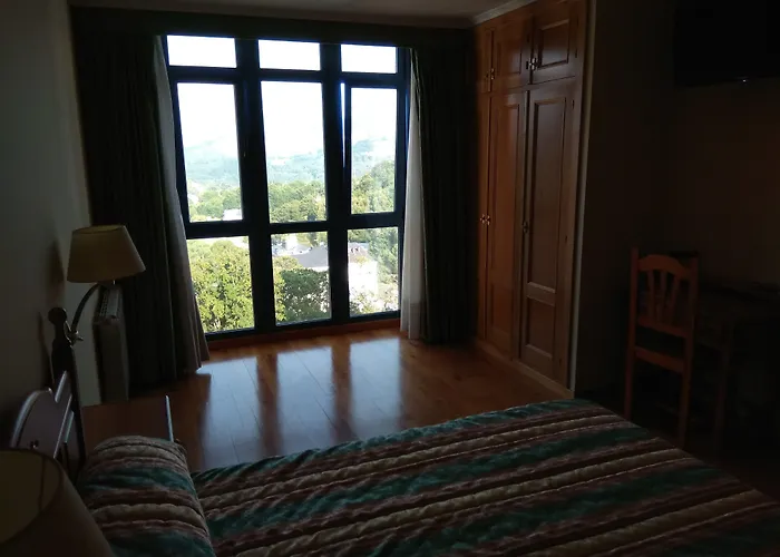 Отель Os Ancares 2*