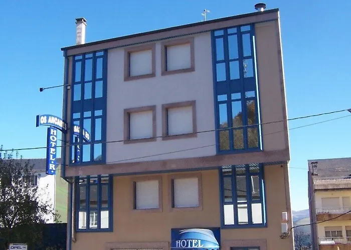 Отель Os Ancares Бесерреа