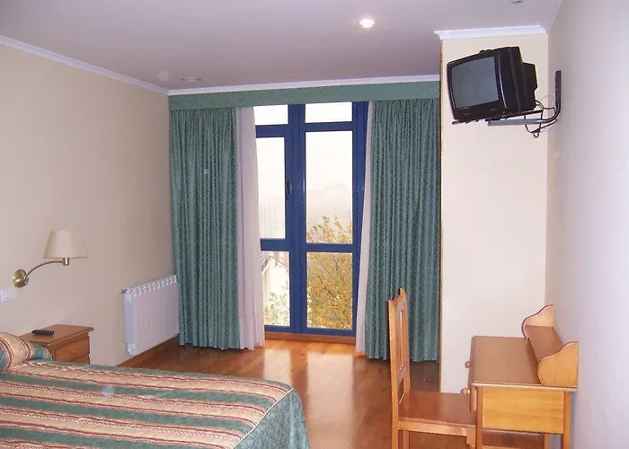 Os Ancares Hotel Becerreá